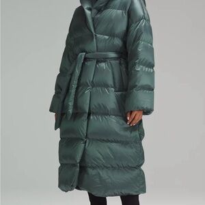 lululemon athletica Deep Green Puffer Blanket Jacket ( Oversized)
